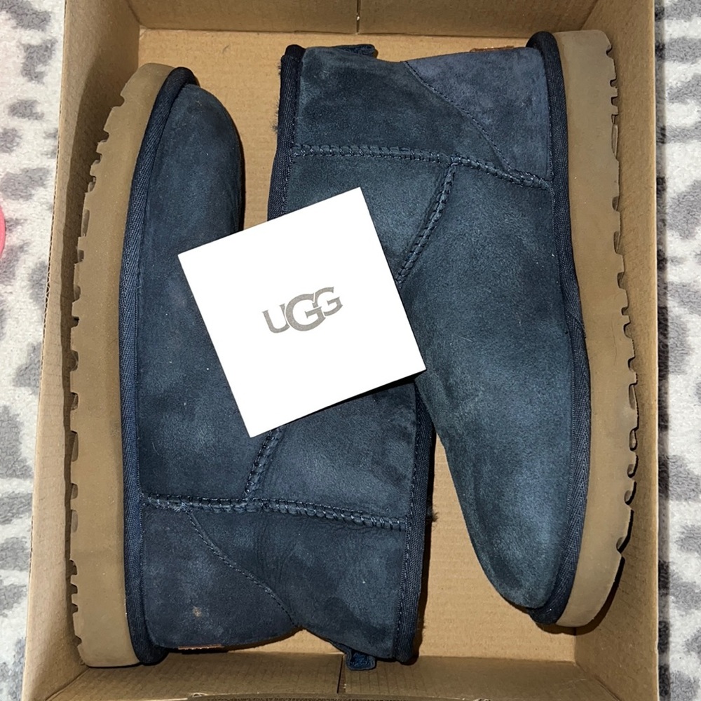 Women’s UGG Classic Mini II boots size 7
